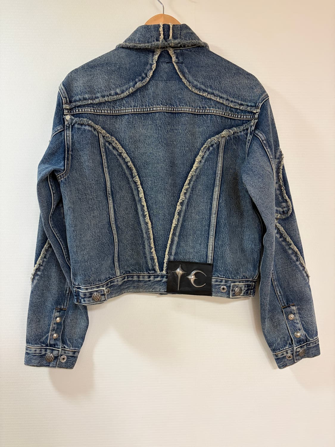 (M)떠그클럽 트라이벌 자켓 M 팝니다. 상품이미지3