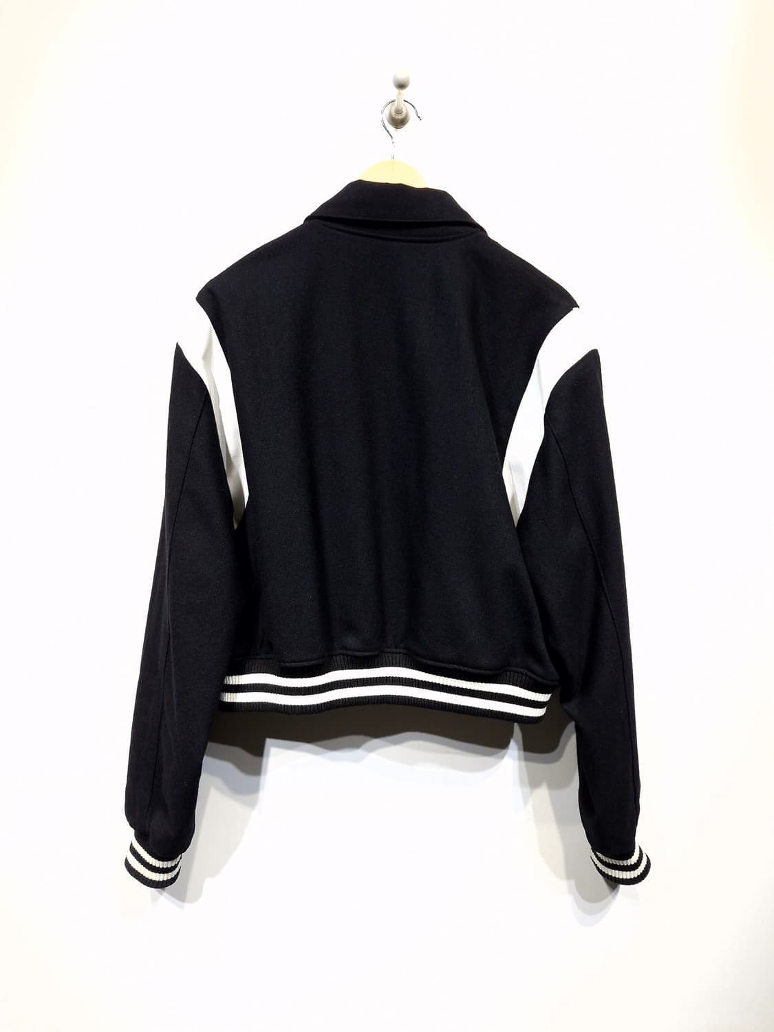 OY 오와이 메탈로고 바시티자켓 블랙 상품이미지4