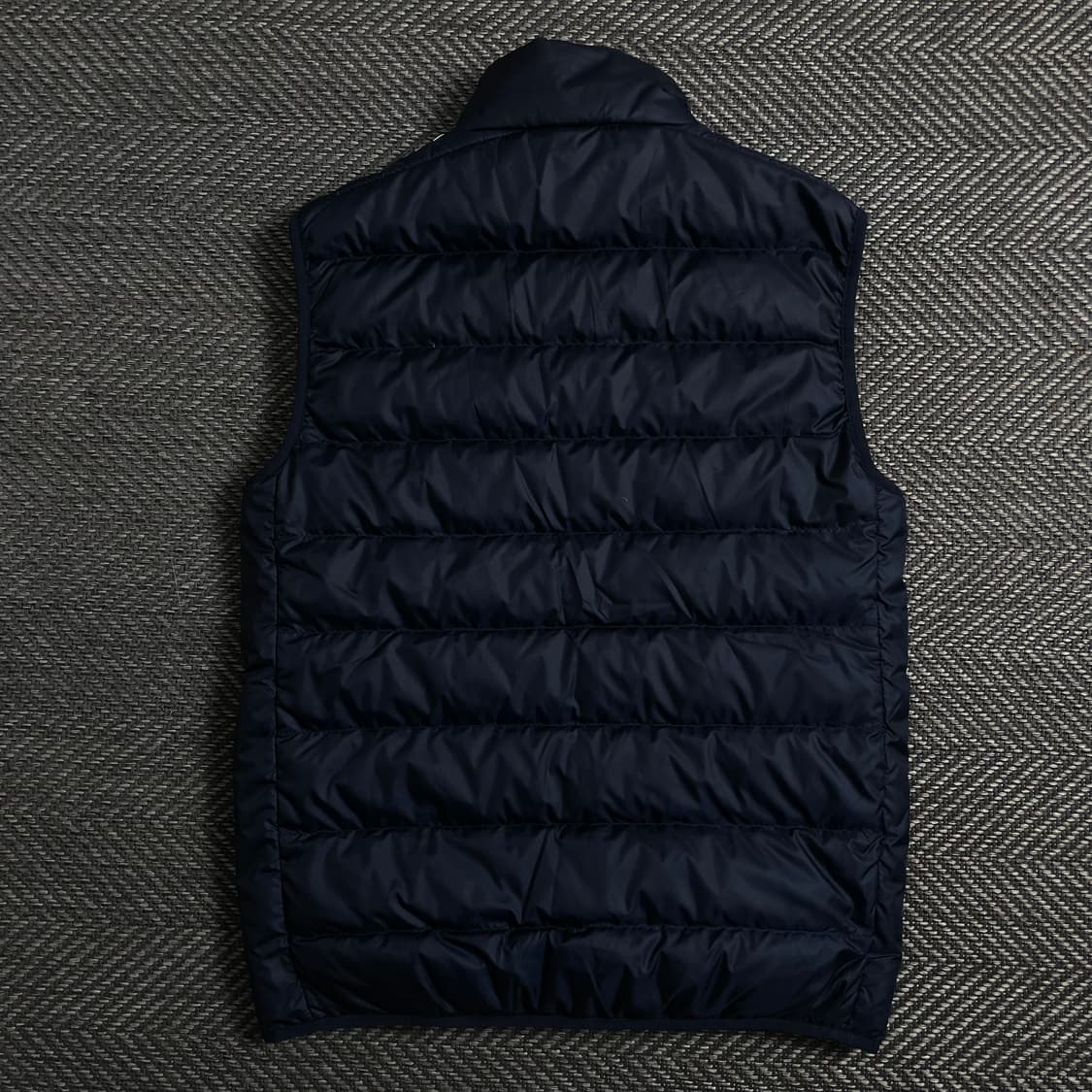 아디다스 에센셜 경량 다운 패딩 베스트 네이비o 4677 상품이미지4