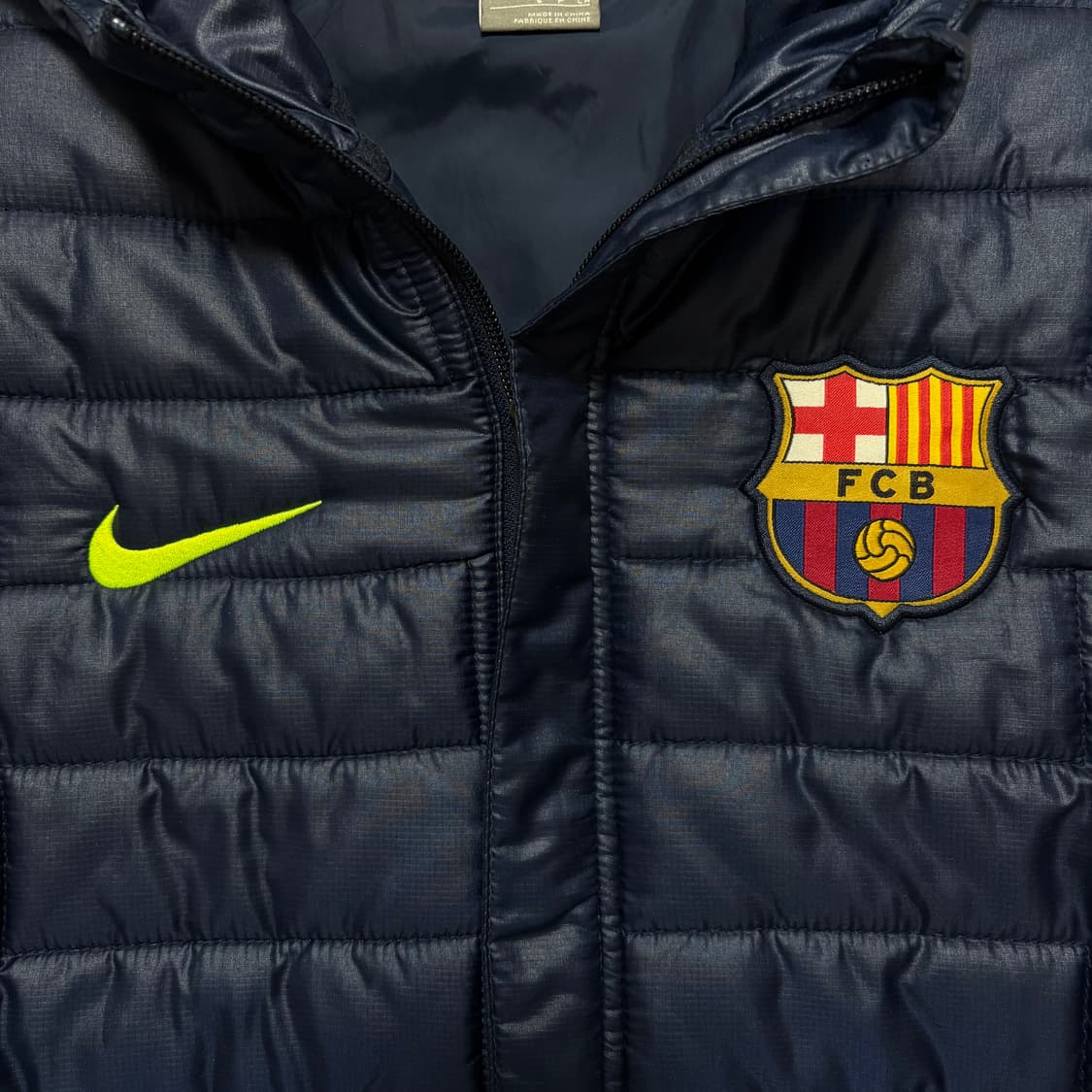 나이키 x 바르셀로나 경량 패딩 상품이미지3