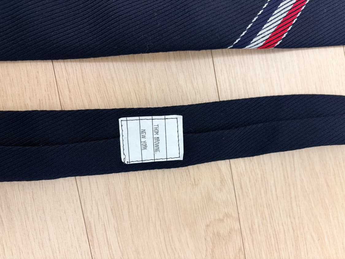 톰브라운 울 사선 네이비 넥타이 상품이미지5