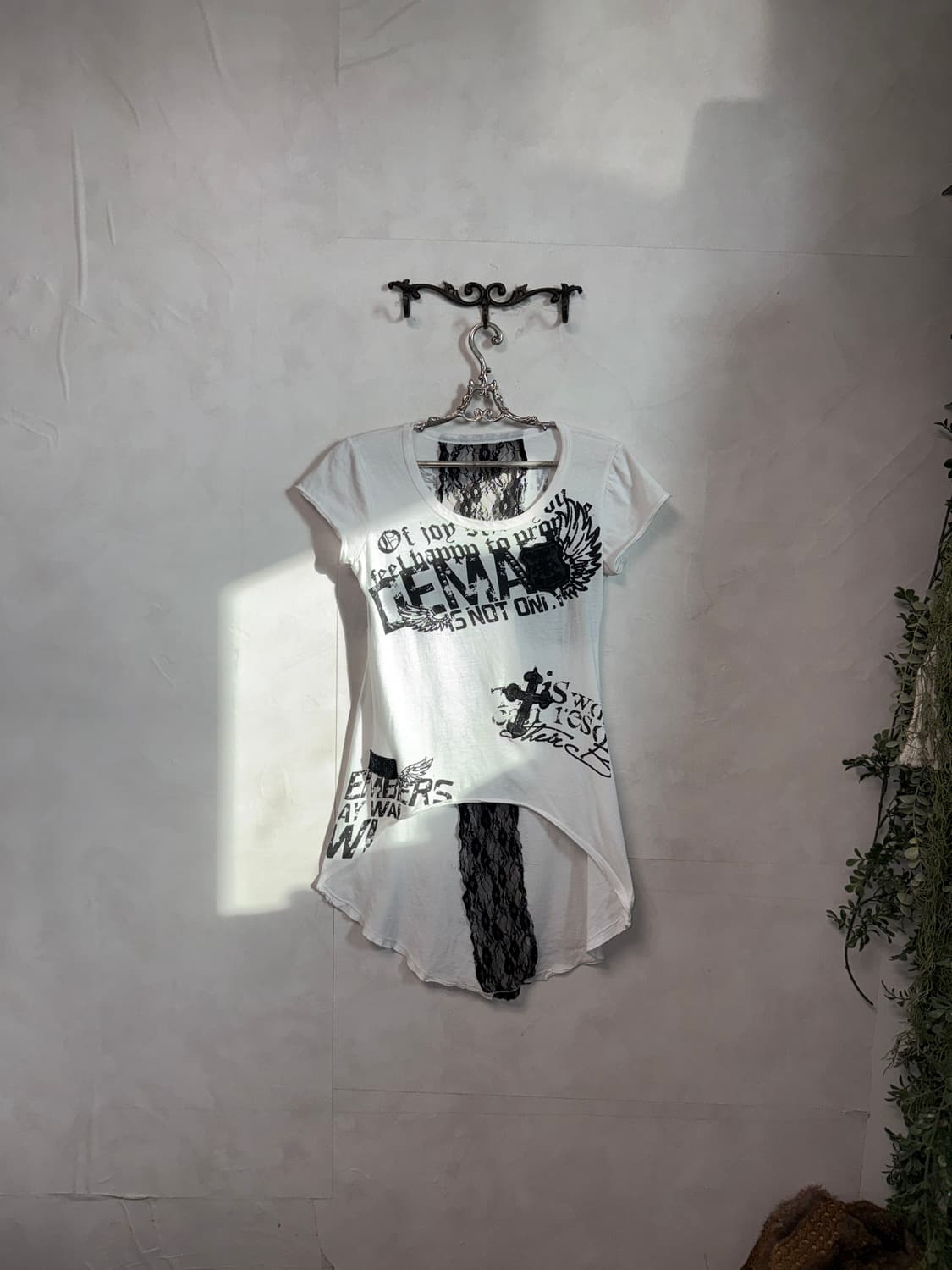 Cross lace lettering unbalanced half t  상품이미지3