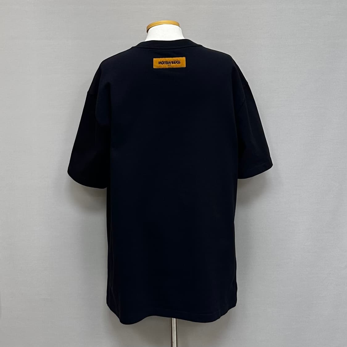 루이비통 엠브로이더드 시그니처 코튼 반팔티 ( 110 ) 상품이미지2