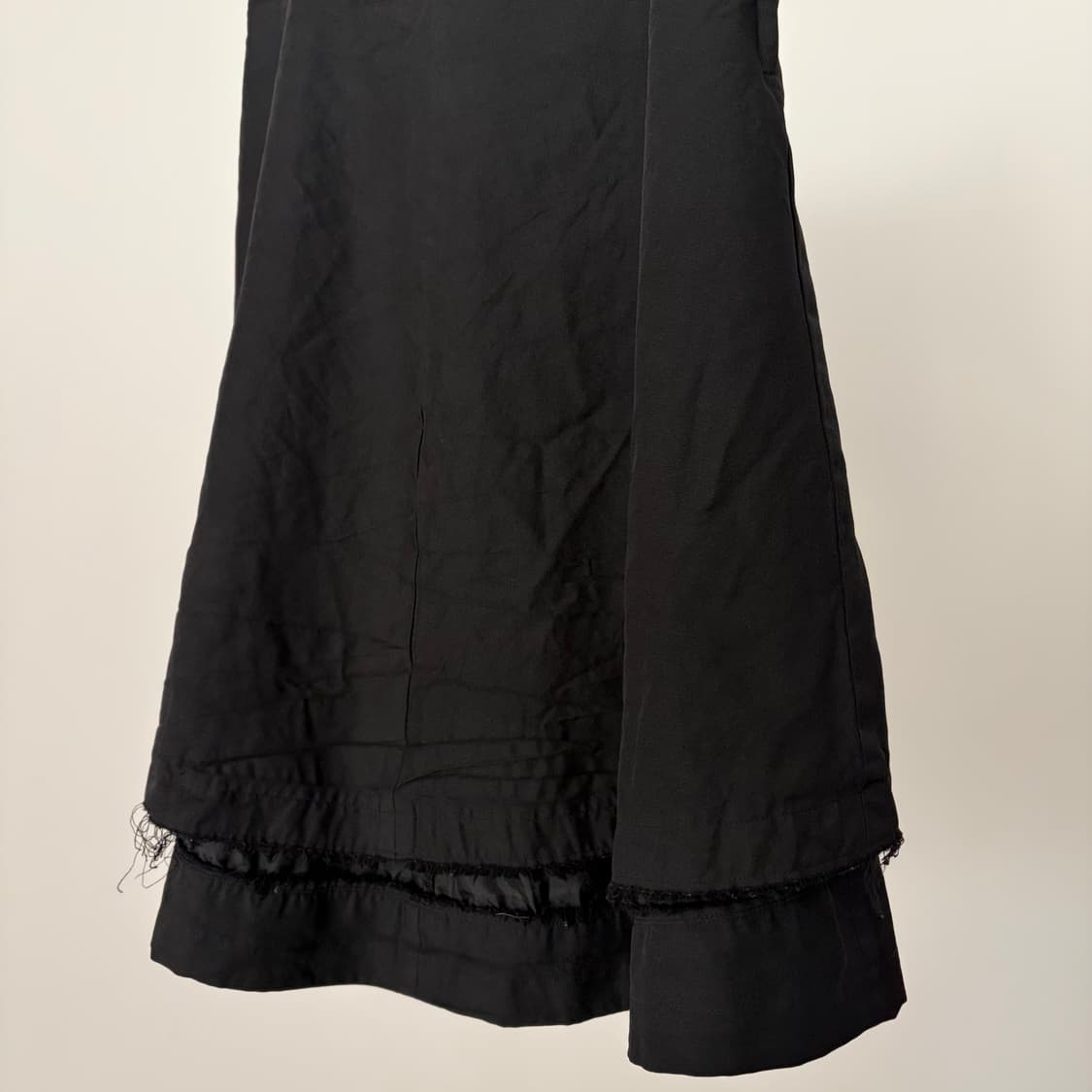 Layer Transformed Distressed Skirt 상품이미지2