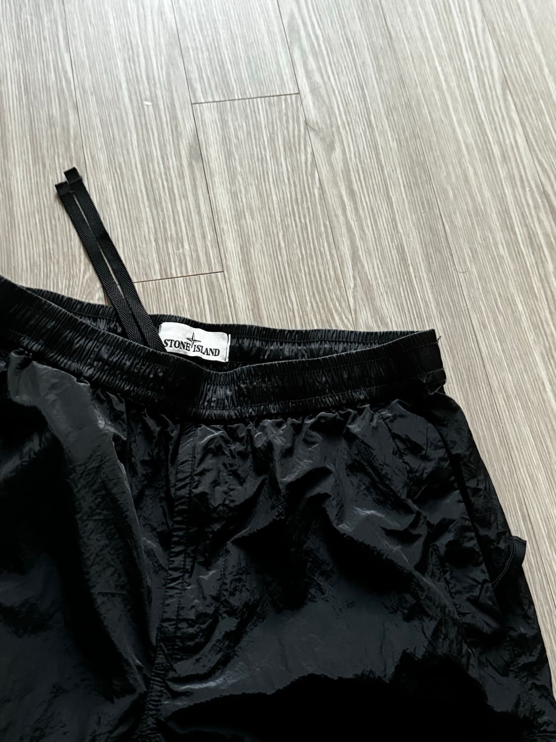 스톤아일랜드 나일론팬츠 메탈 블랙32 상품이미지7
