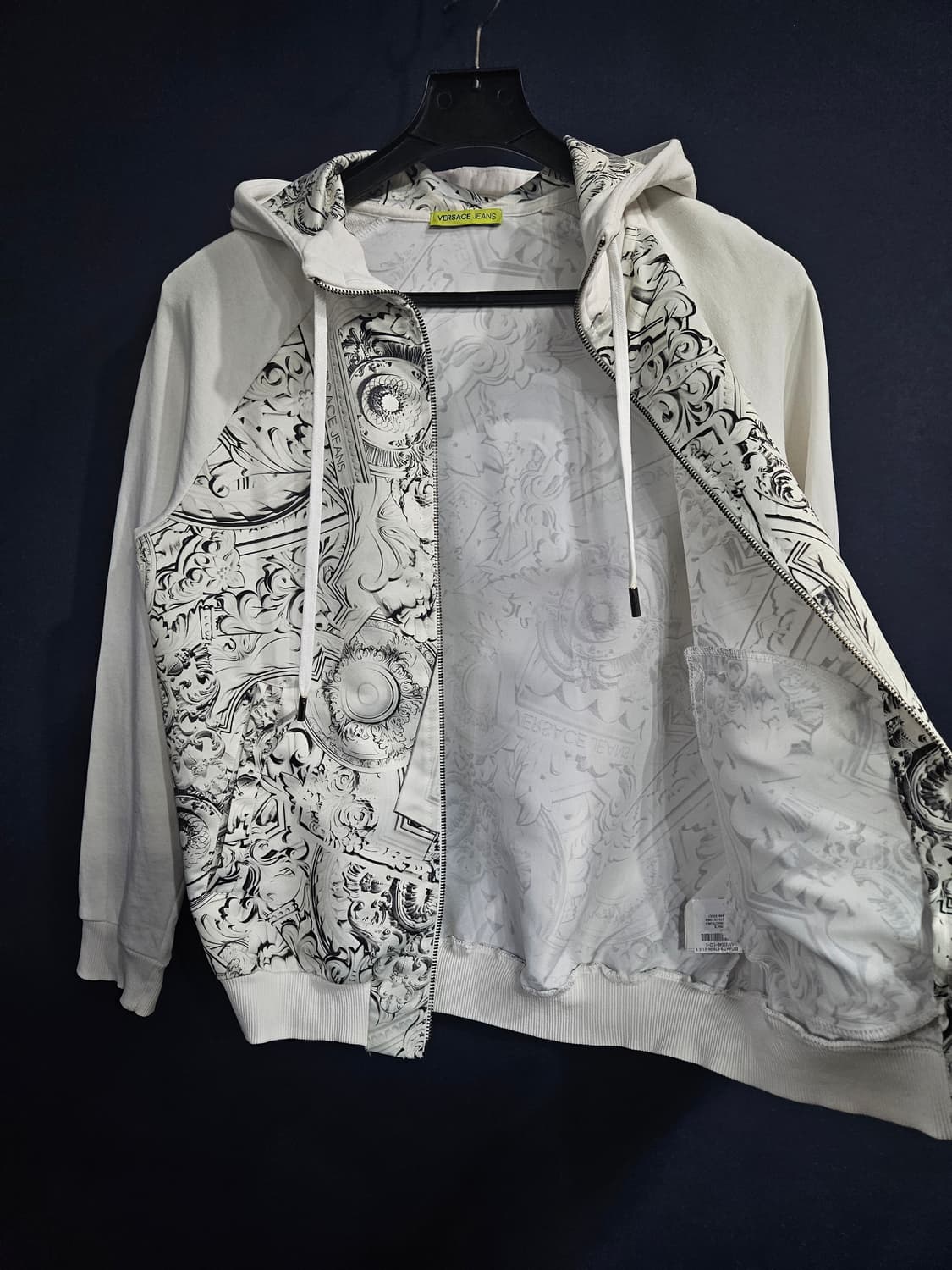 베르사체 진스 문양 화이트 남성 90~95 후드집업 자켓  상품이미지8