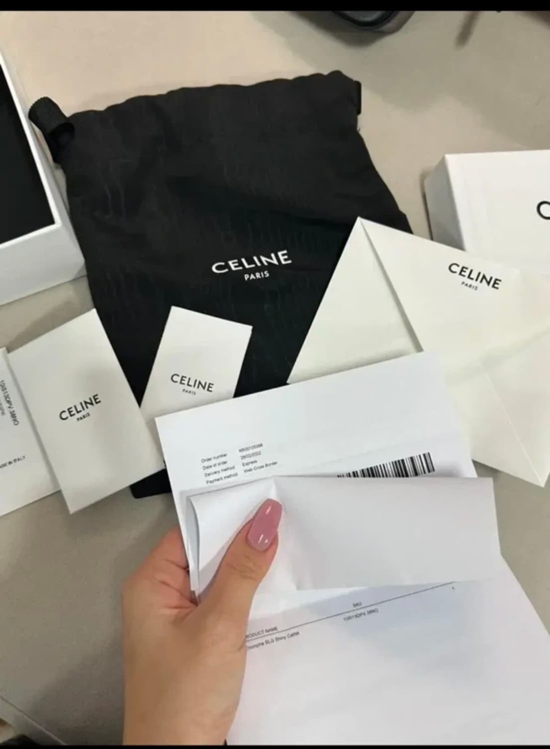 셀린느 트리옹프 미니 블랙 숄더백 상품이미지2