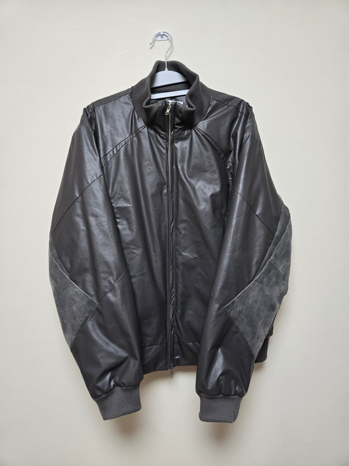 [L]이그노타 CORE:10 EXPLORER

BOMBER JACKET 상품이미지2