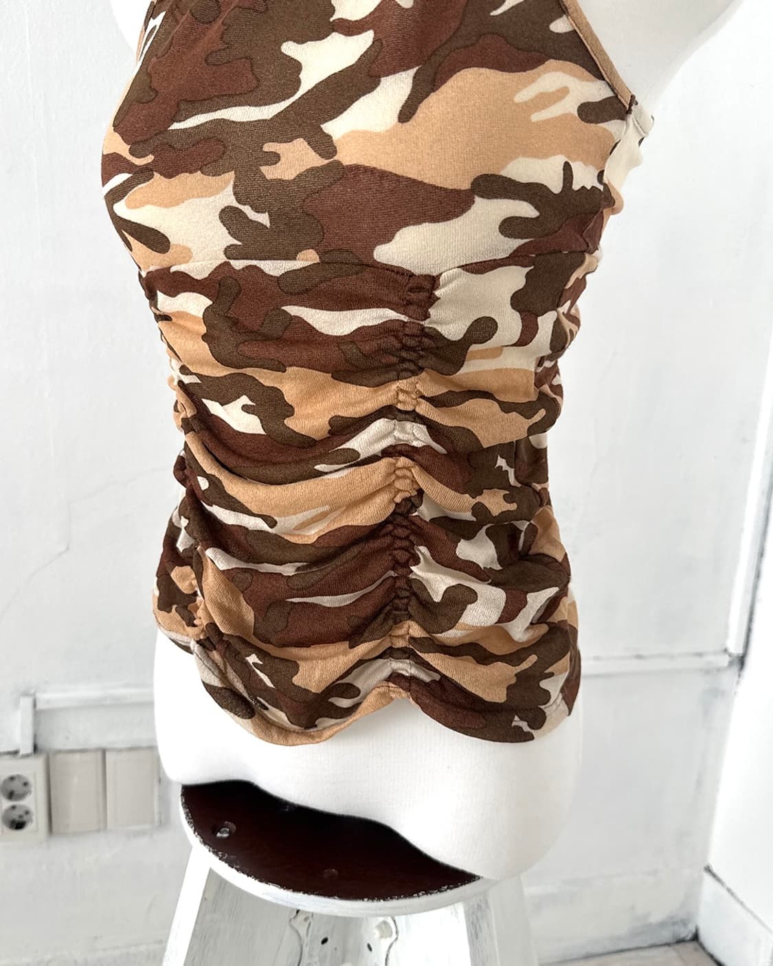 Halter Ruffle Detail Camo Mesh Sleeveles 상품이미지8