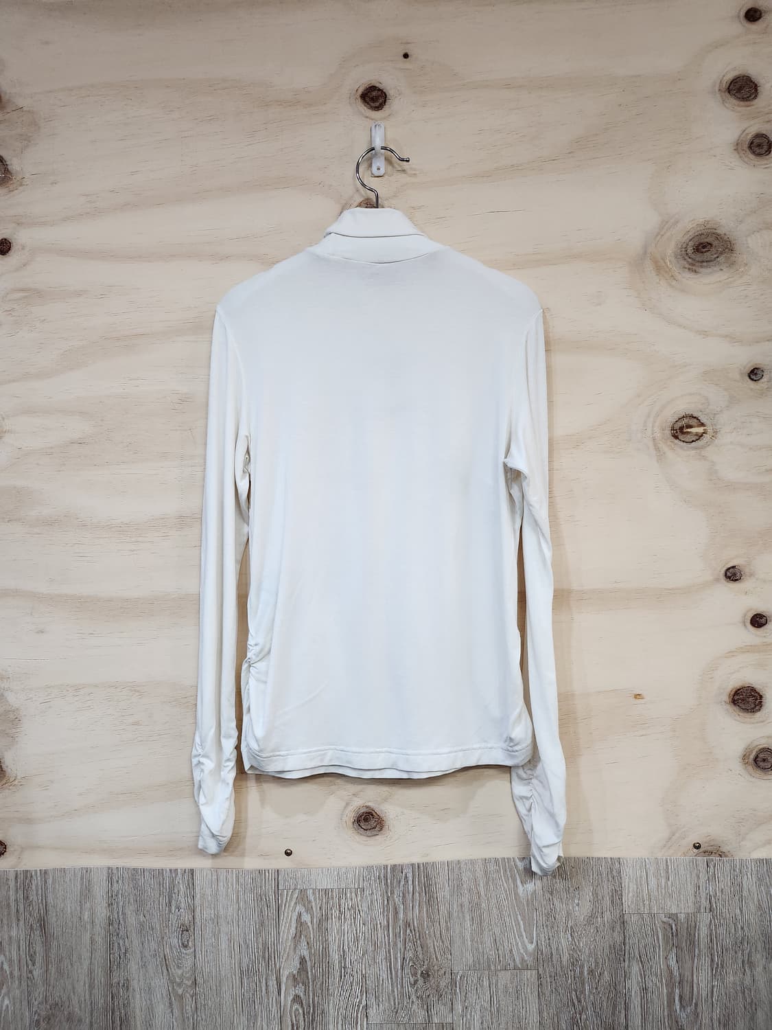 210) 블랙앤화이트 목폴라 티 상품이미지2