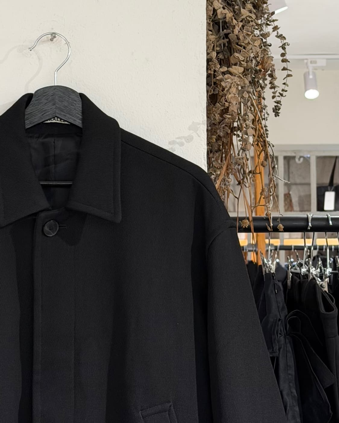 오라리 블랙 울 포켓 하프 코트 상품이미지3