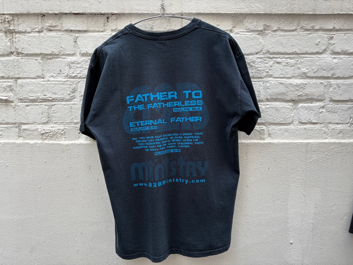 Vintage God is.. Crack Printed Tee 상품이미지2