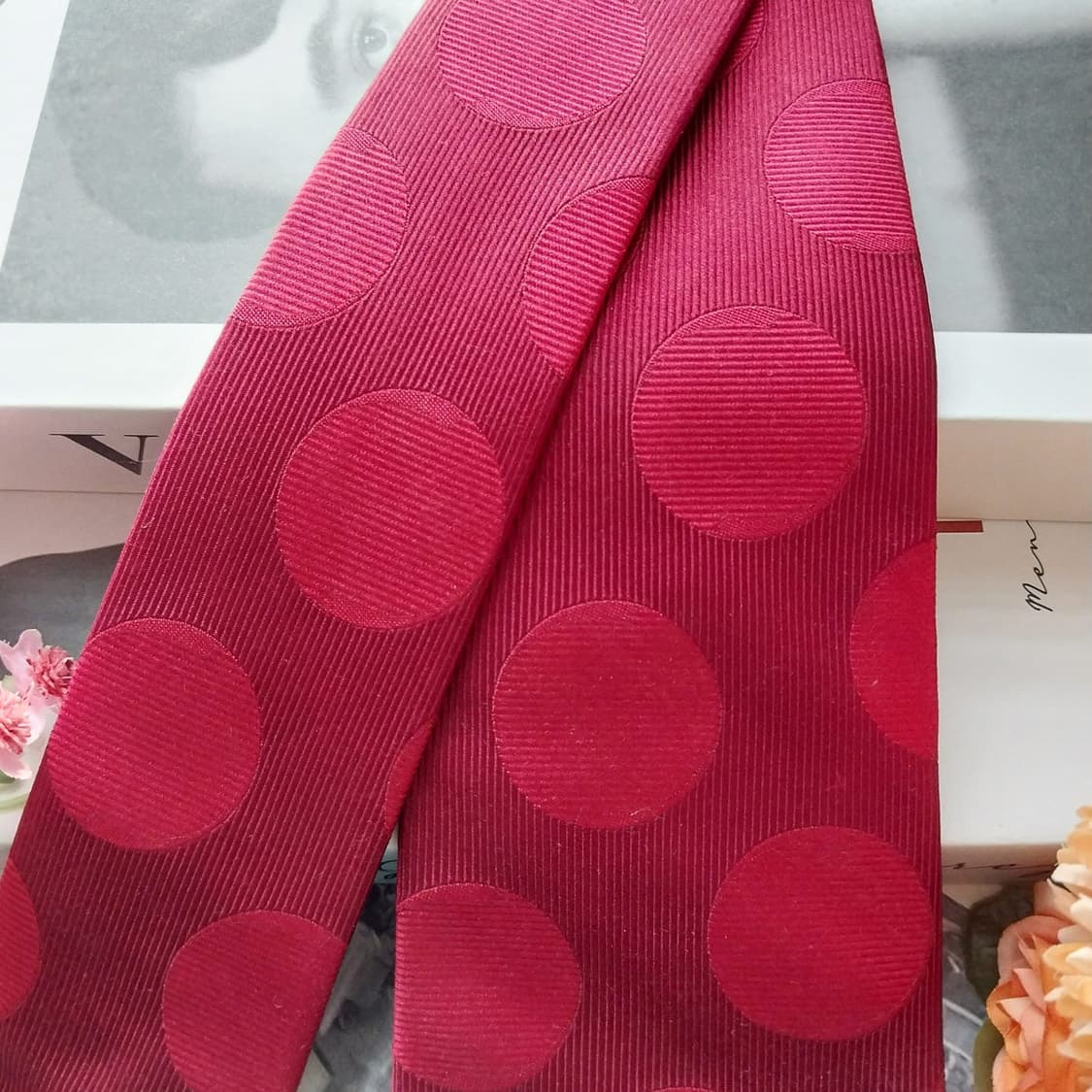 Paul Stuart 폴 스튜어트 실크 레드 도트 자카드 넥타이 9cm  상품이미지3