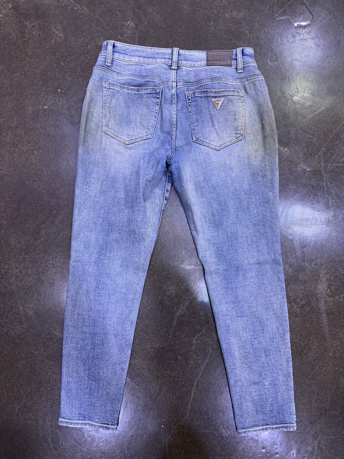 게스 빈티지 워싱 데미지 테이퍼드핏 데님팬츠 라이트 블루 31 상품이미지2