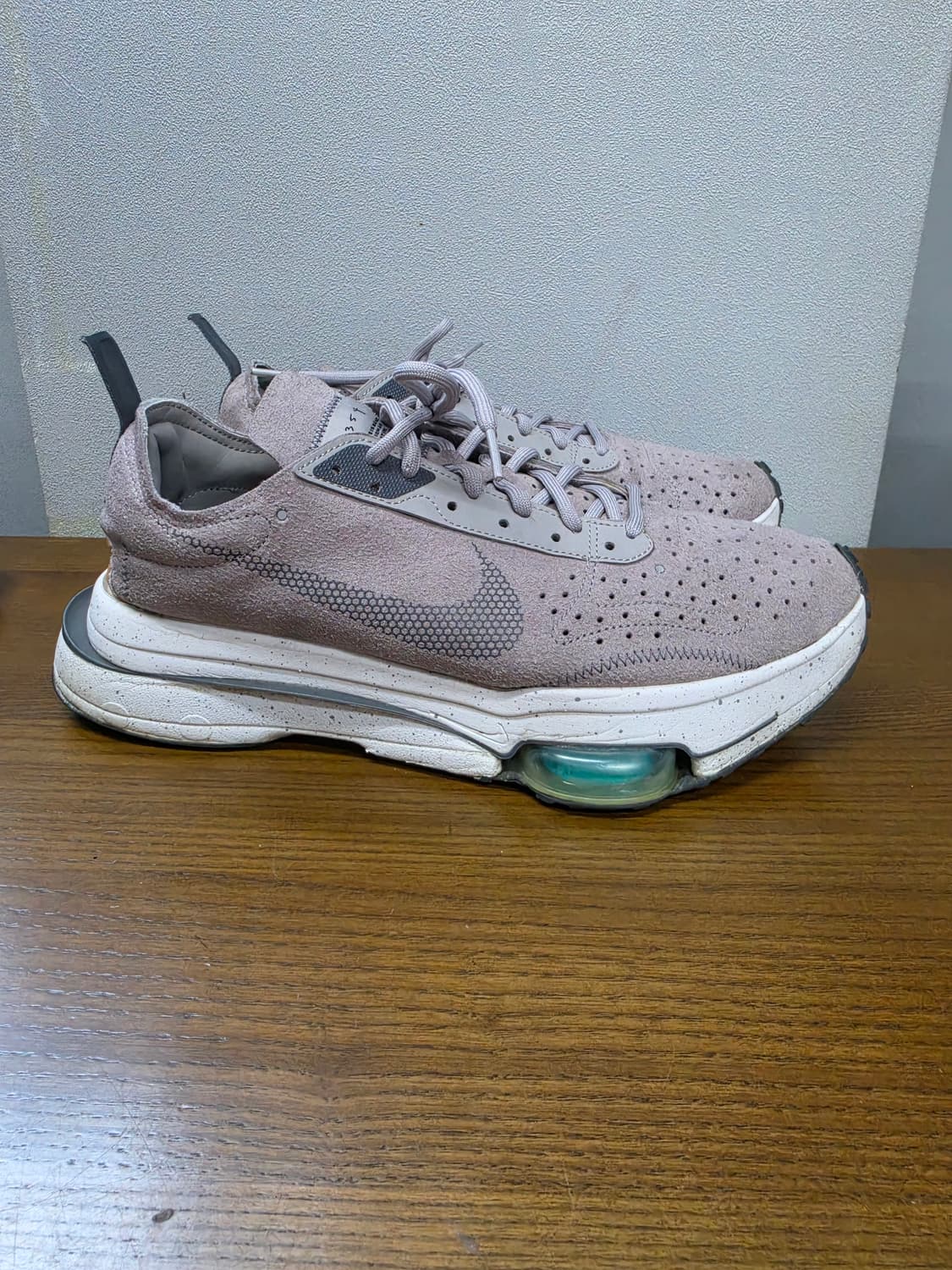 나이키 줌 타입 N.354 그레이 상품이미지1