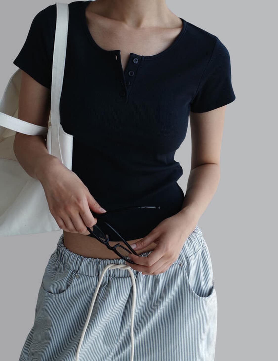 라룸 헨리넥 티셔츠(네이비) 새상품 상품이미지3