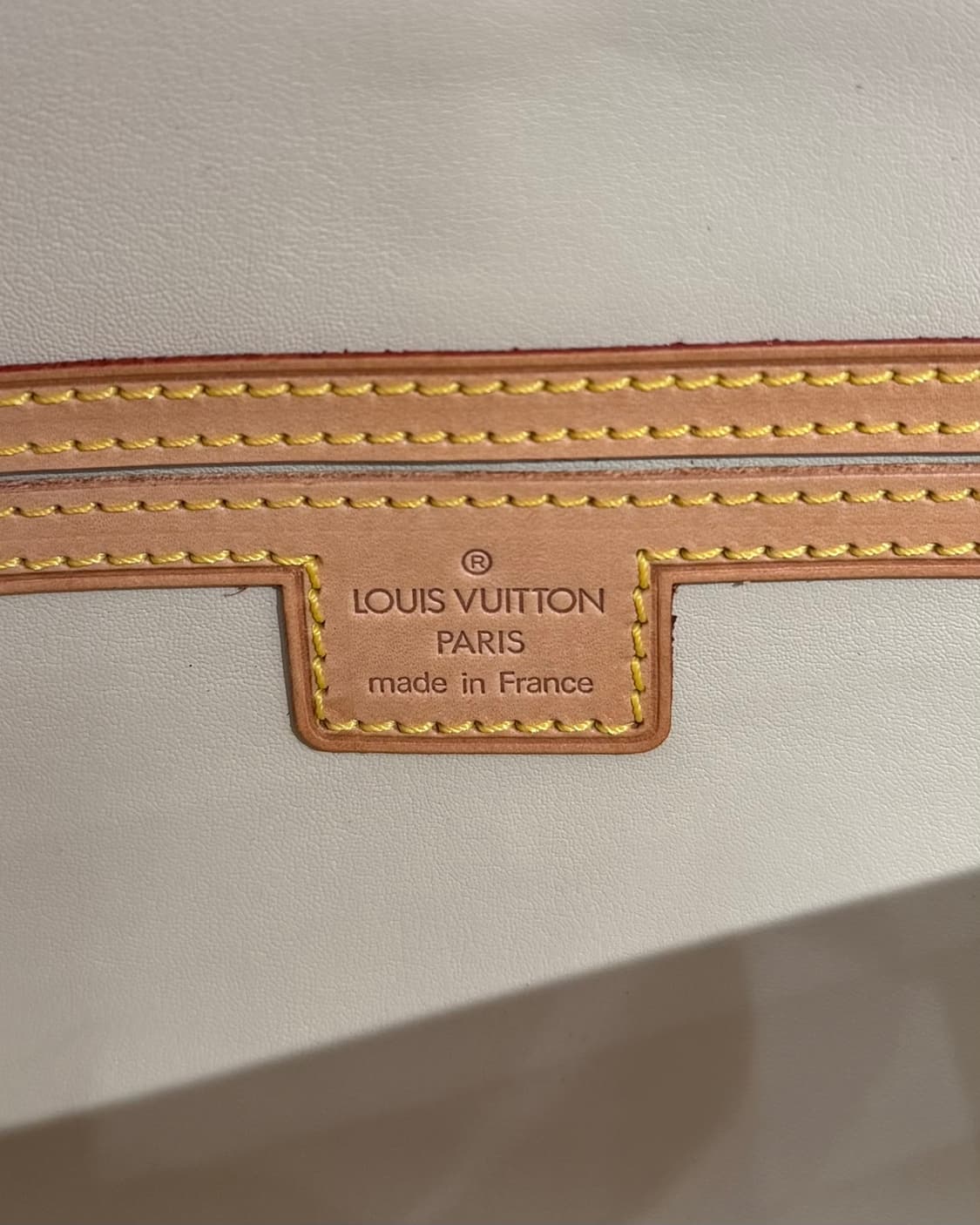 루이비통 옐로우 모노그램 베르니 클러치 상품이미지6