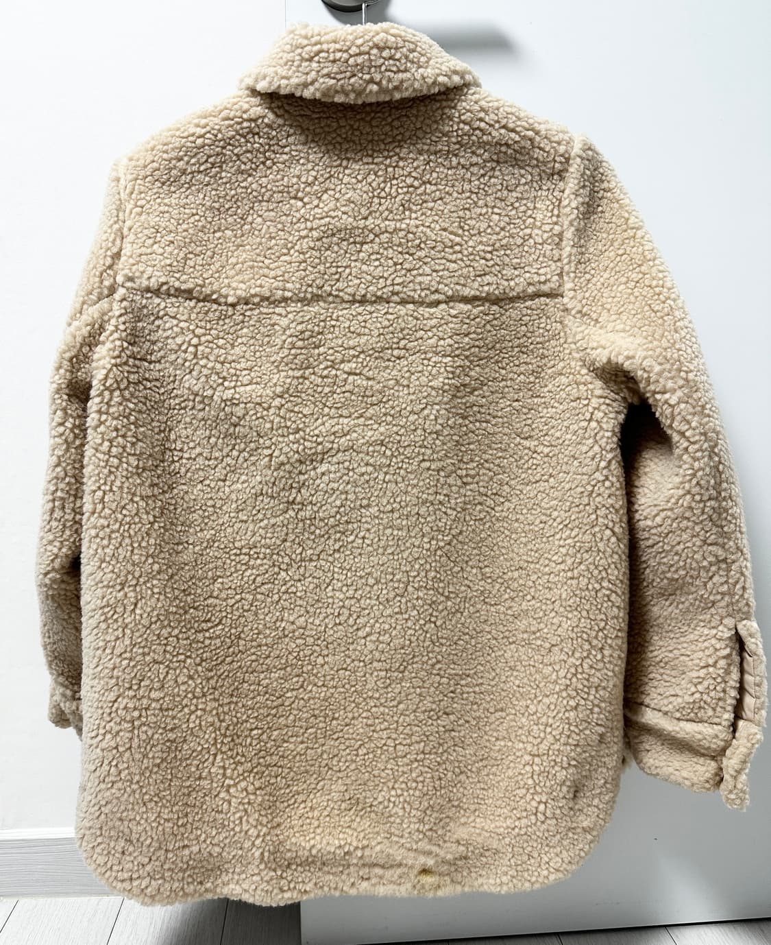 COS(코스) 테디 뽀글이 자켓 판매합니다. 상품이미지5