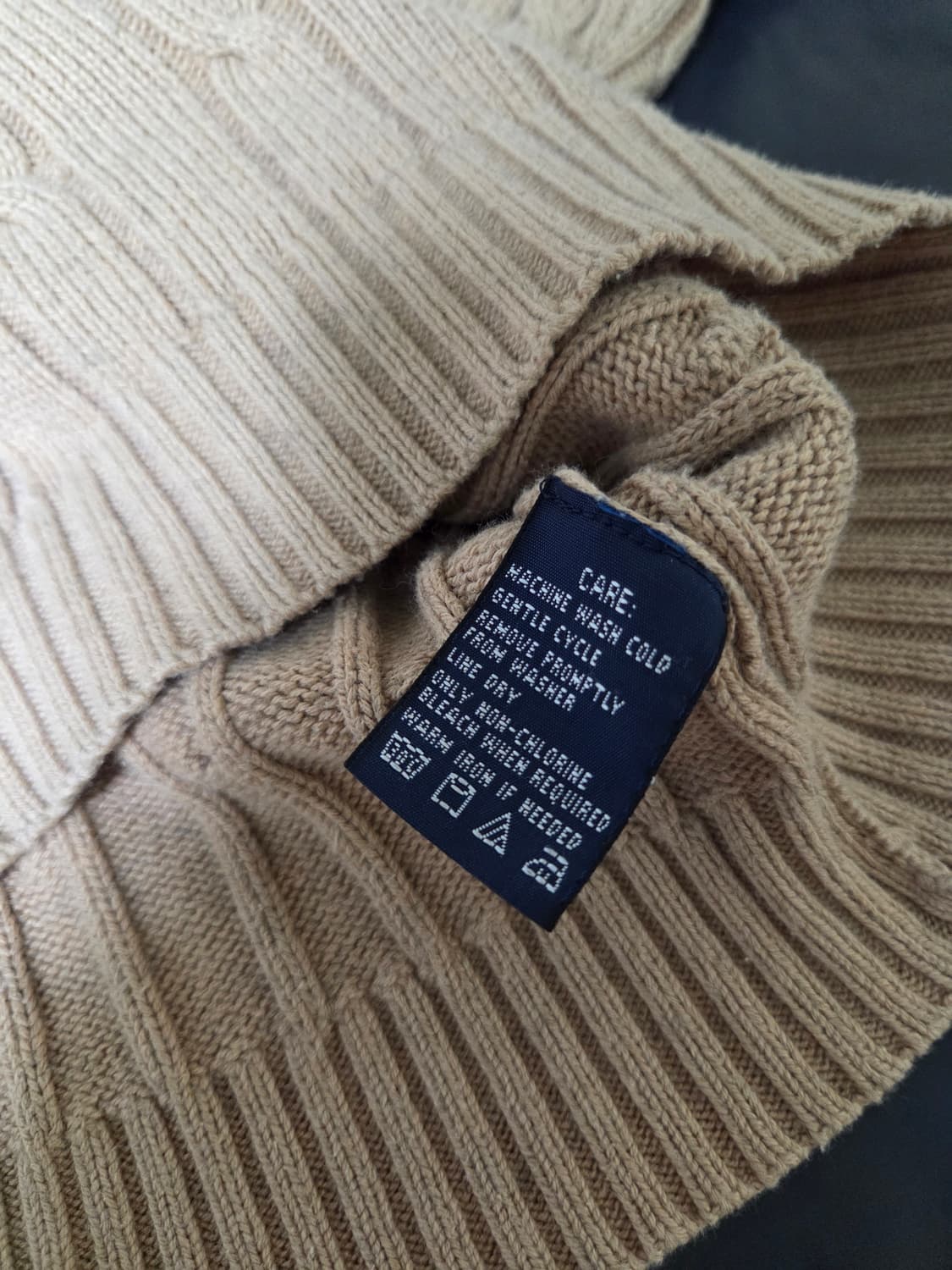 폴로 베이지 브이넥 꽈배기니트 상품이미지3