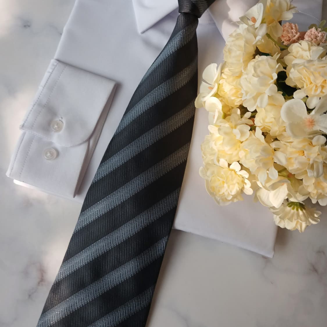 입생로랑 실크 그레이 스트라이프 넥타이 9.7cm A등급 A19083
 상품이미지5