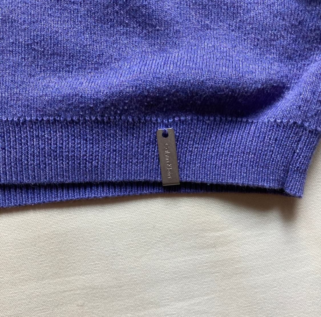 CK purple v-neck knit 상품이미지4