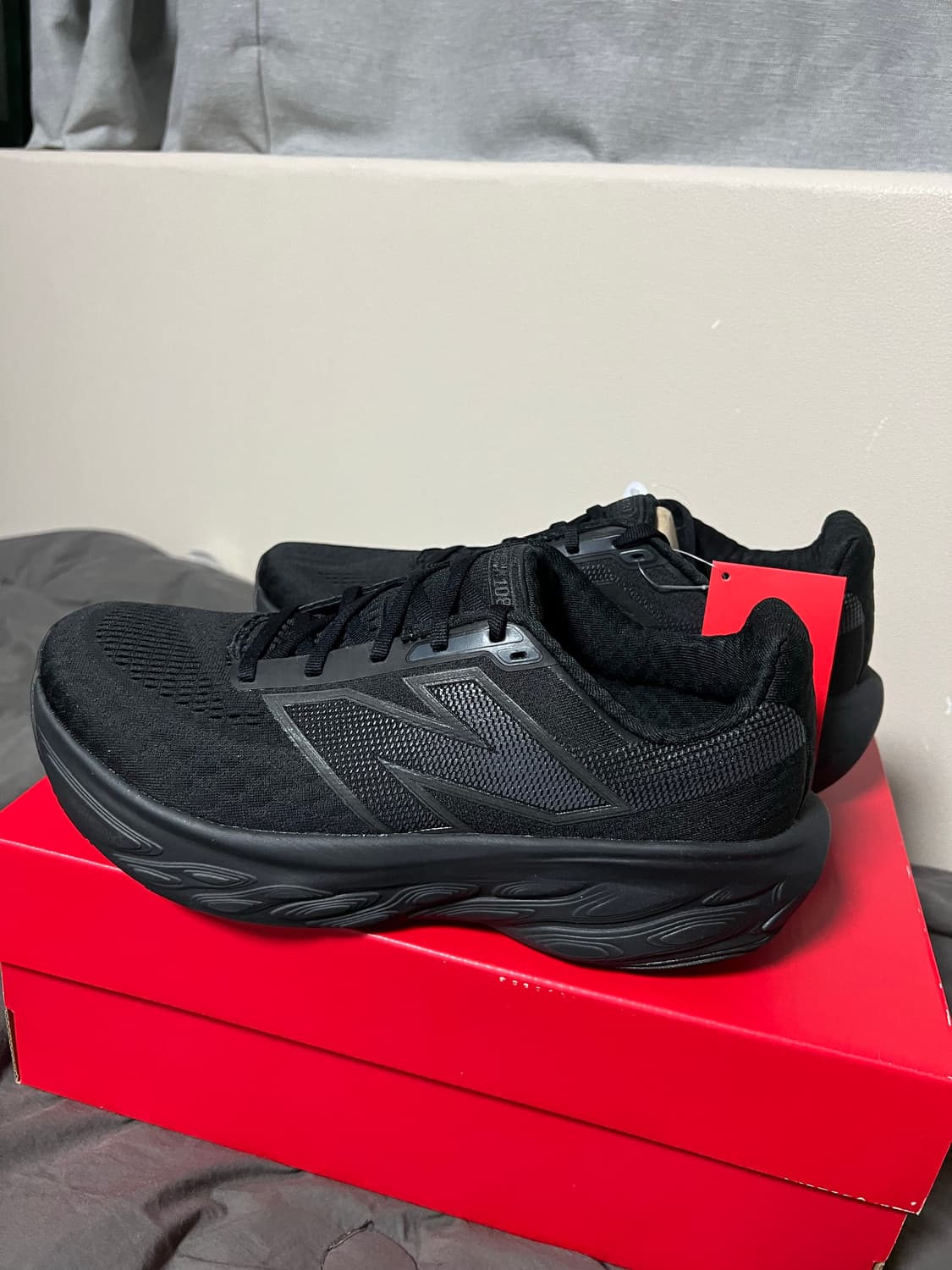 (265) 뉴발란스 러닝화 프레시폼 1080 블랙 새상품 상품이미지2