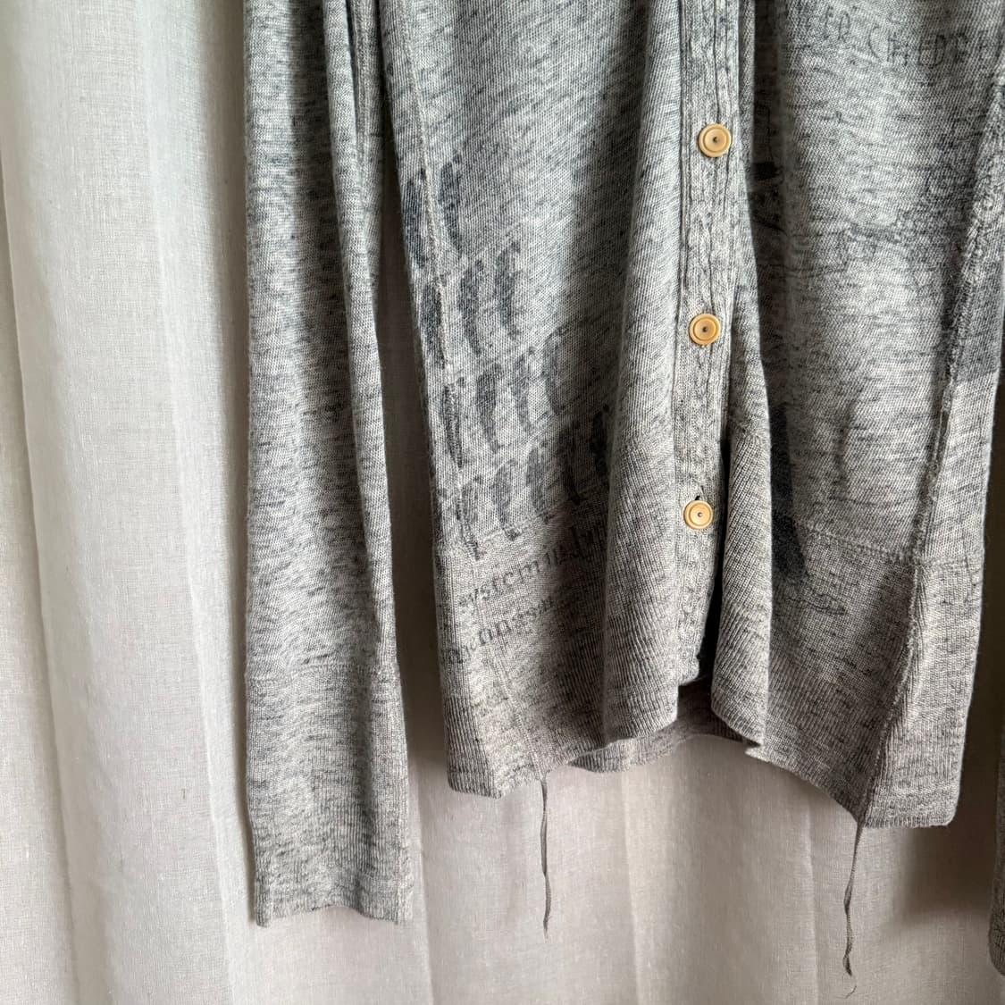 Remi Relief lettering printed cardigan 상품이미지3