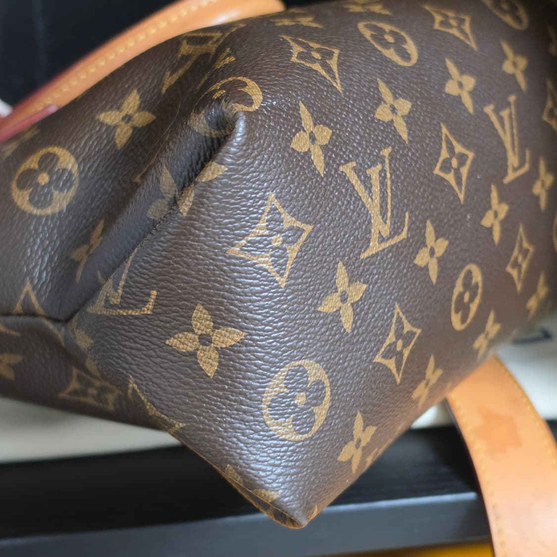 루이비통 모노그램 플라워 지퍼 PM 토트백 상품이미지6