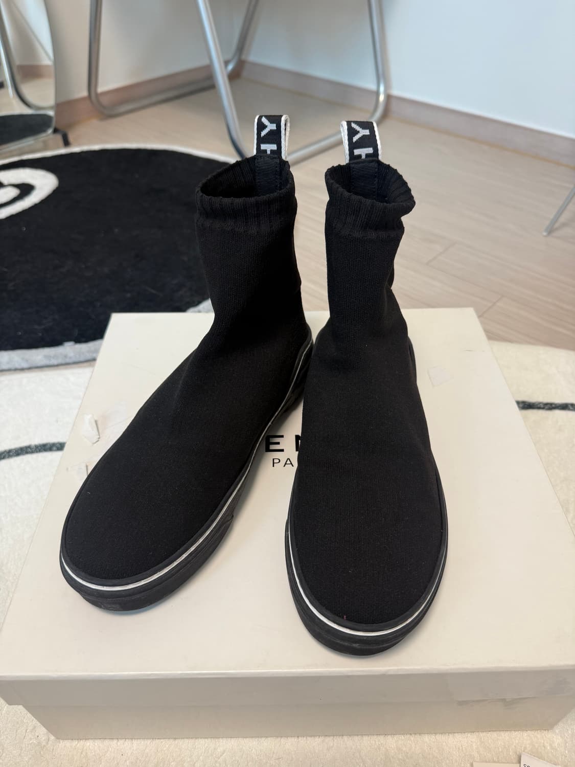 지방시 백로고 삭스스니커즈 39사이즈 상품이미지1