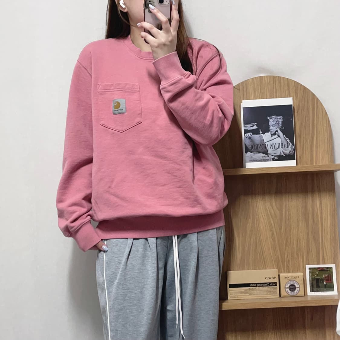 [정품] 칼하트 핑크 포켓 맨투맨 [ M ] 상품이미지1