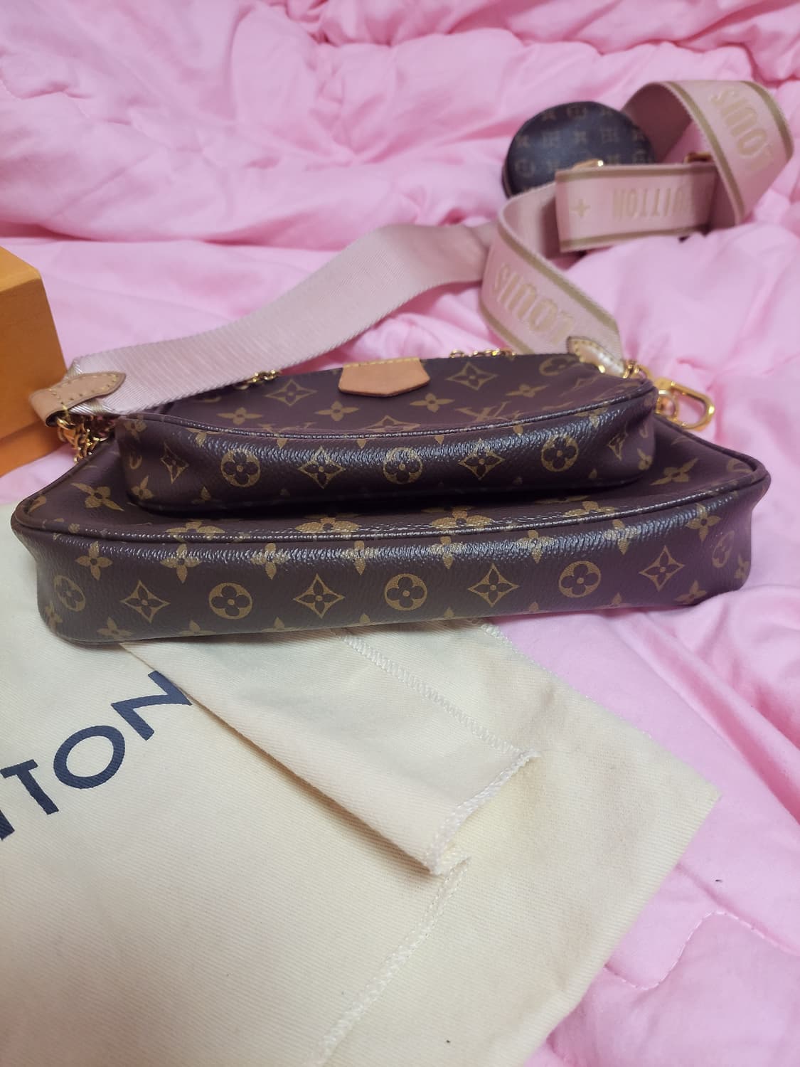 정품)급처상태좋음!루이비통 핑크 멀티 포쉐트 악세수아 가방 크로스백숄더백 상품이미지9