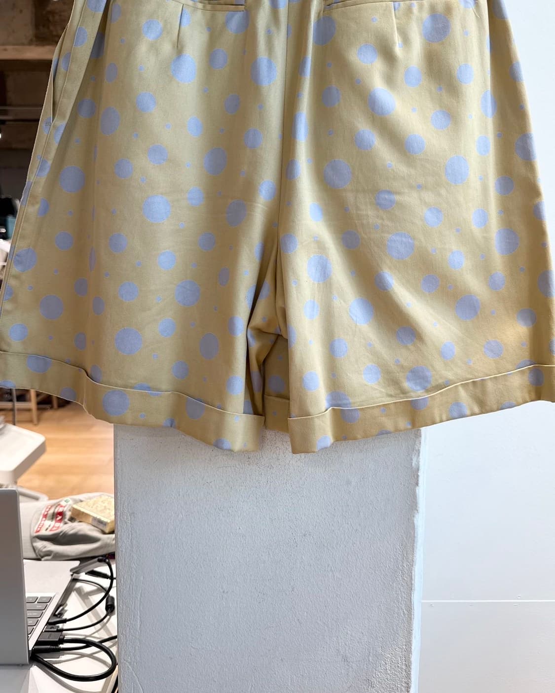 크리스찬 디올 스포츠 옐로우 도트 하프팬츠  상품이미지7