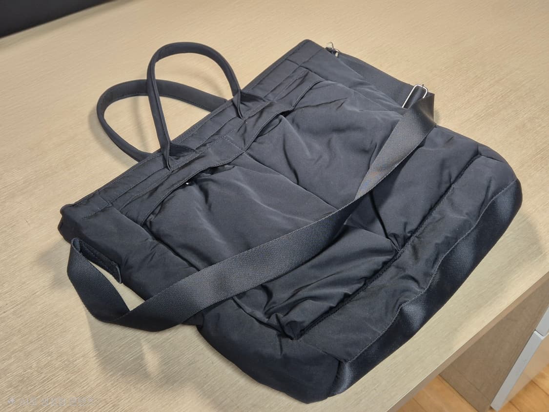 유니클로 2way 유틸리티 숄더백 블랙 유니포터 상품이미지1