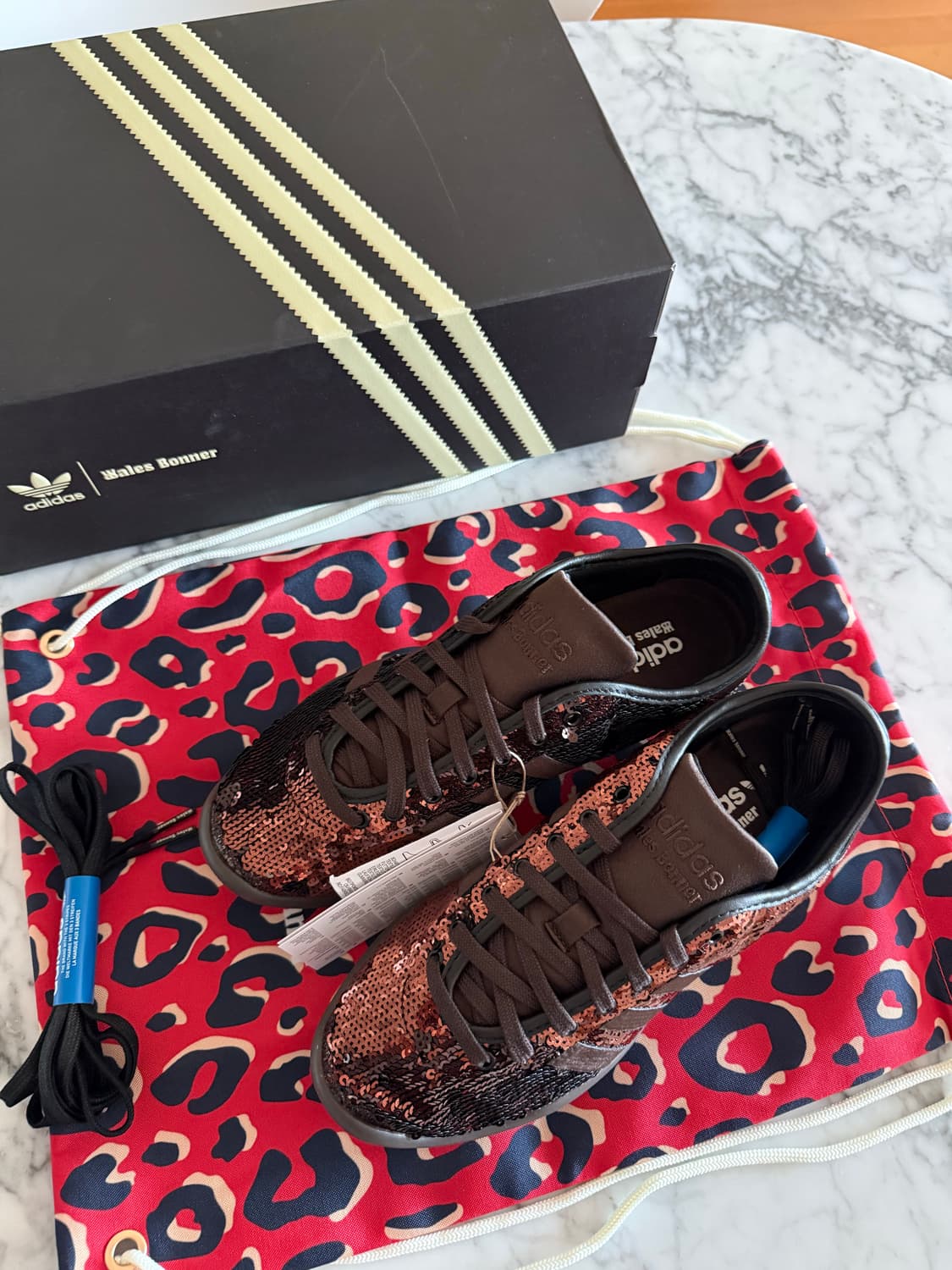 아디다스 X 웨일스보너 KARINTHA 시퀸 스니커즈  상품이미지1