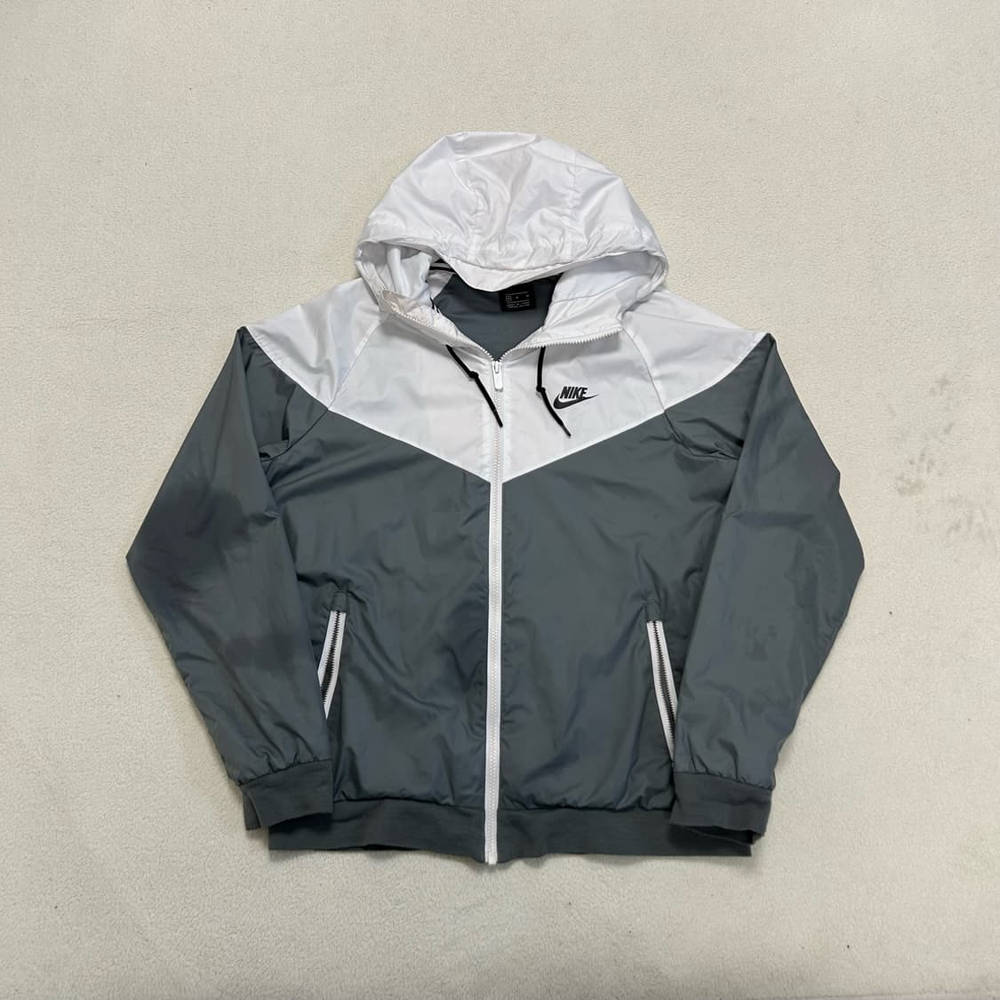 Nike windrunner white windbreaker 상품이미지4