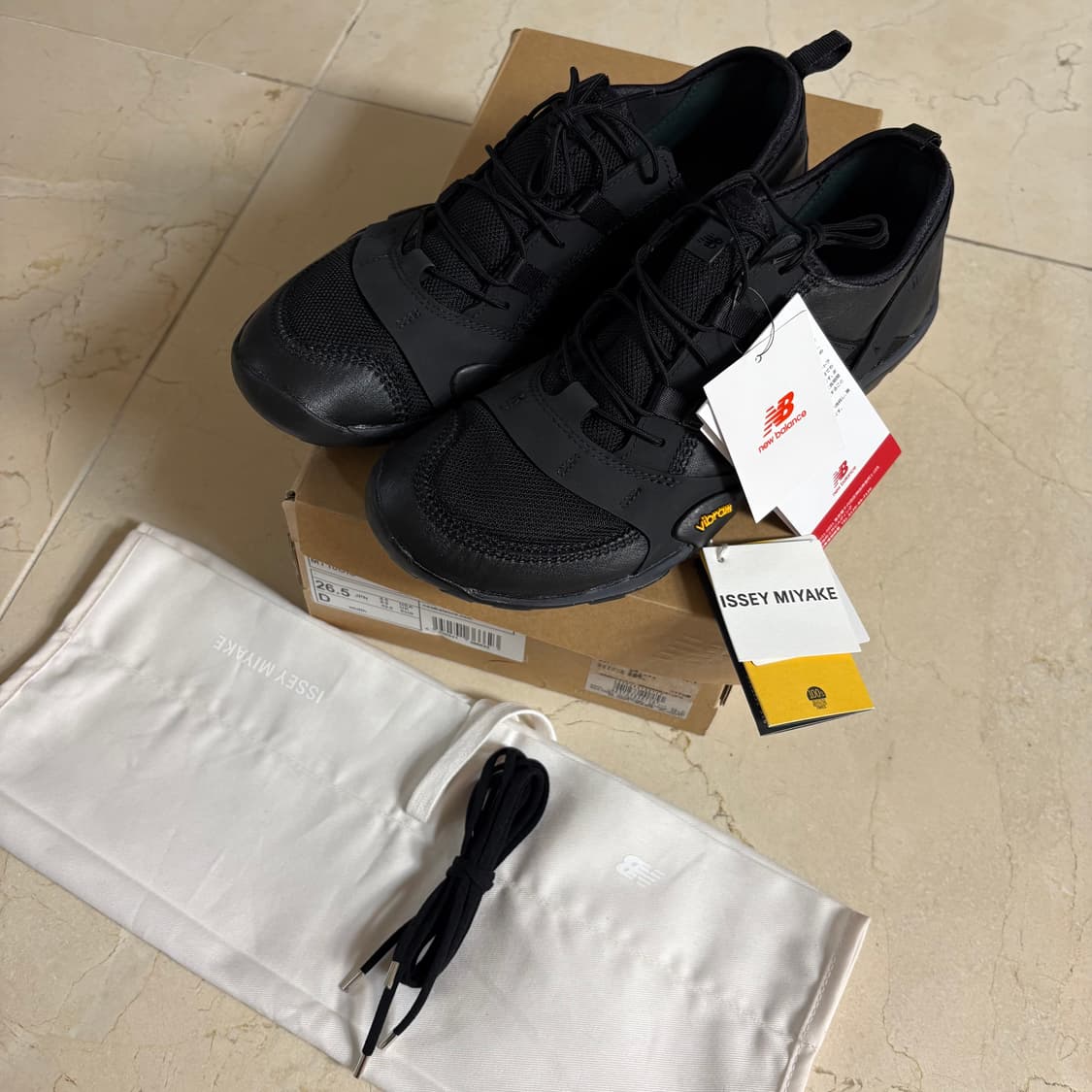 New Balance x Issey Miyake MT10O Black 상품이미지2