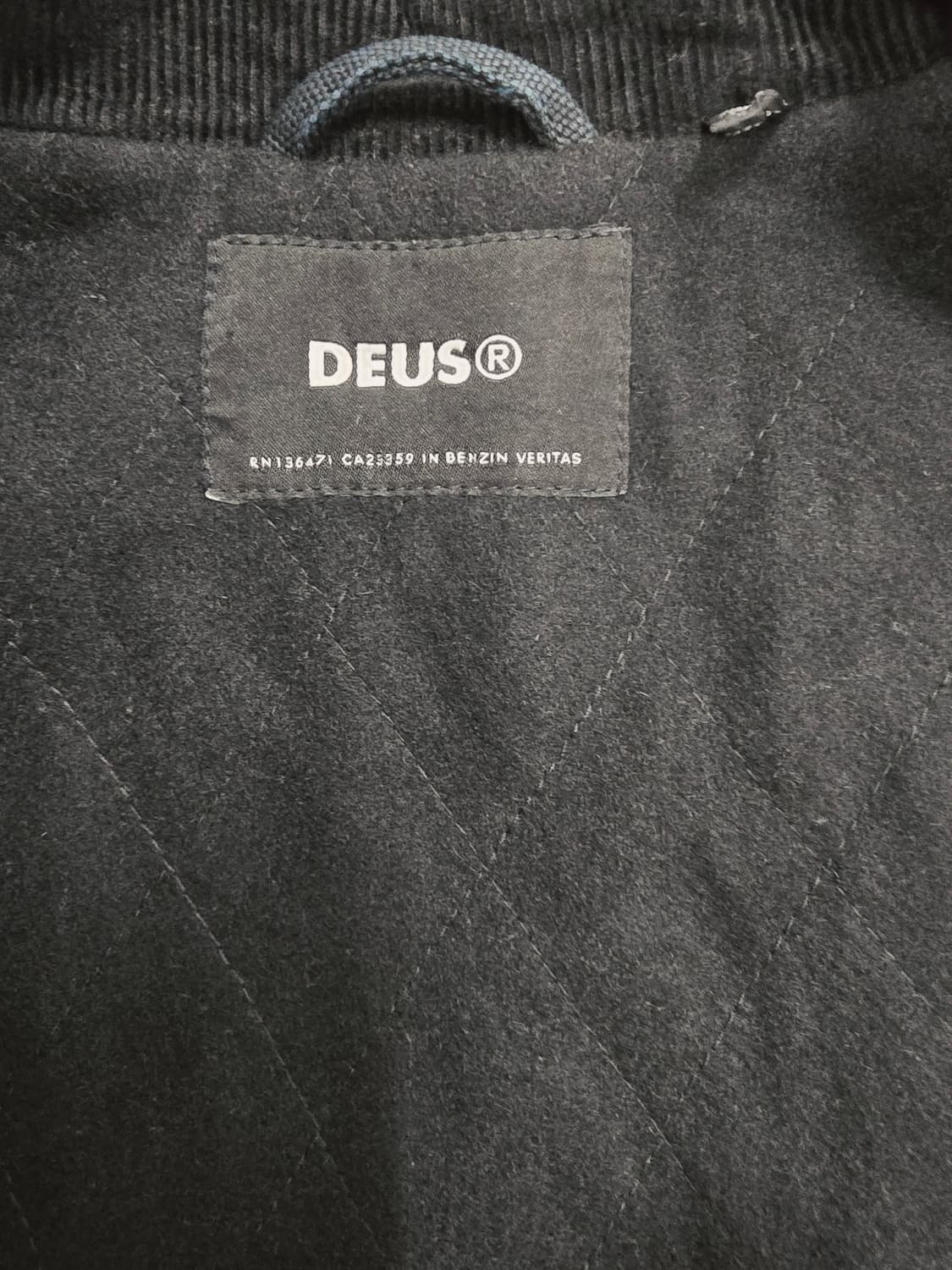 데우스 엑스 마키나 조끼 상품이미지9