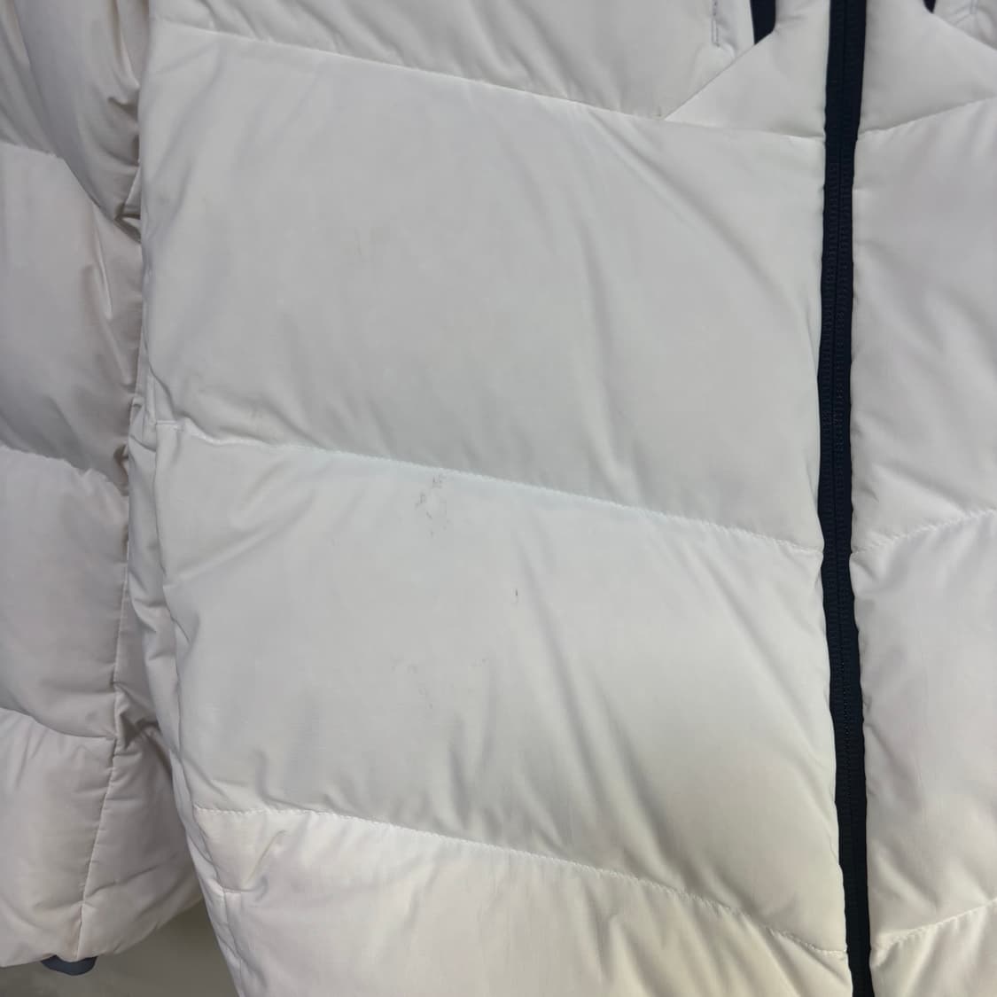 데상트 덕다운 패딩 화이트 상품이미지4