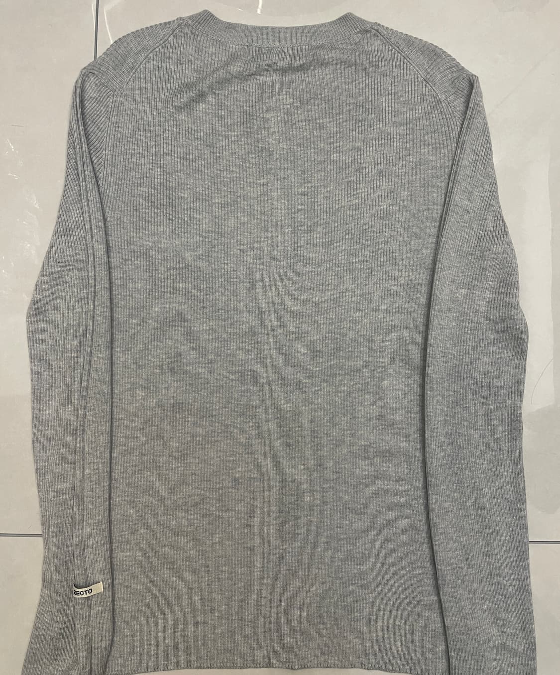 렉토 24SS 자카드 패치 헨리넥 니트 멜란지 그레이 상품이미지3