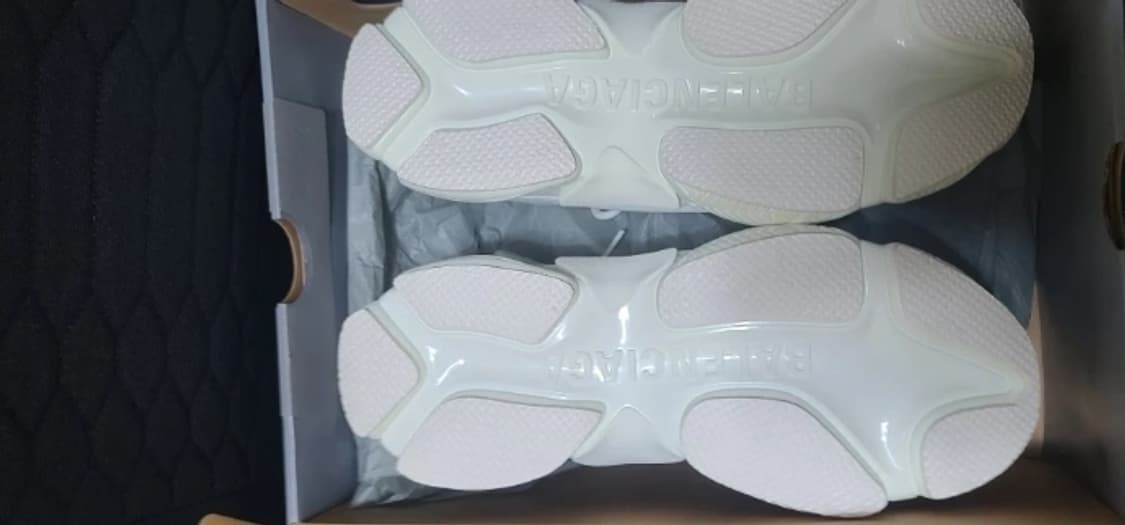 발렌시아가 트리플S 로고타입 화이트 44 새상품 (정품,밑창보강) 상품이미지2