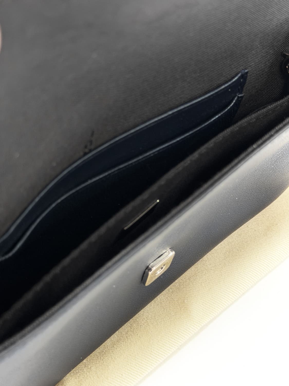 펜디 마이크로 바게트 나파 레더 체인 크로스백 상품이미지5