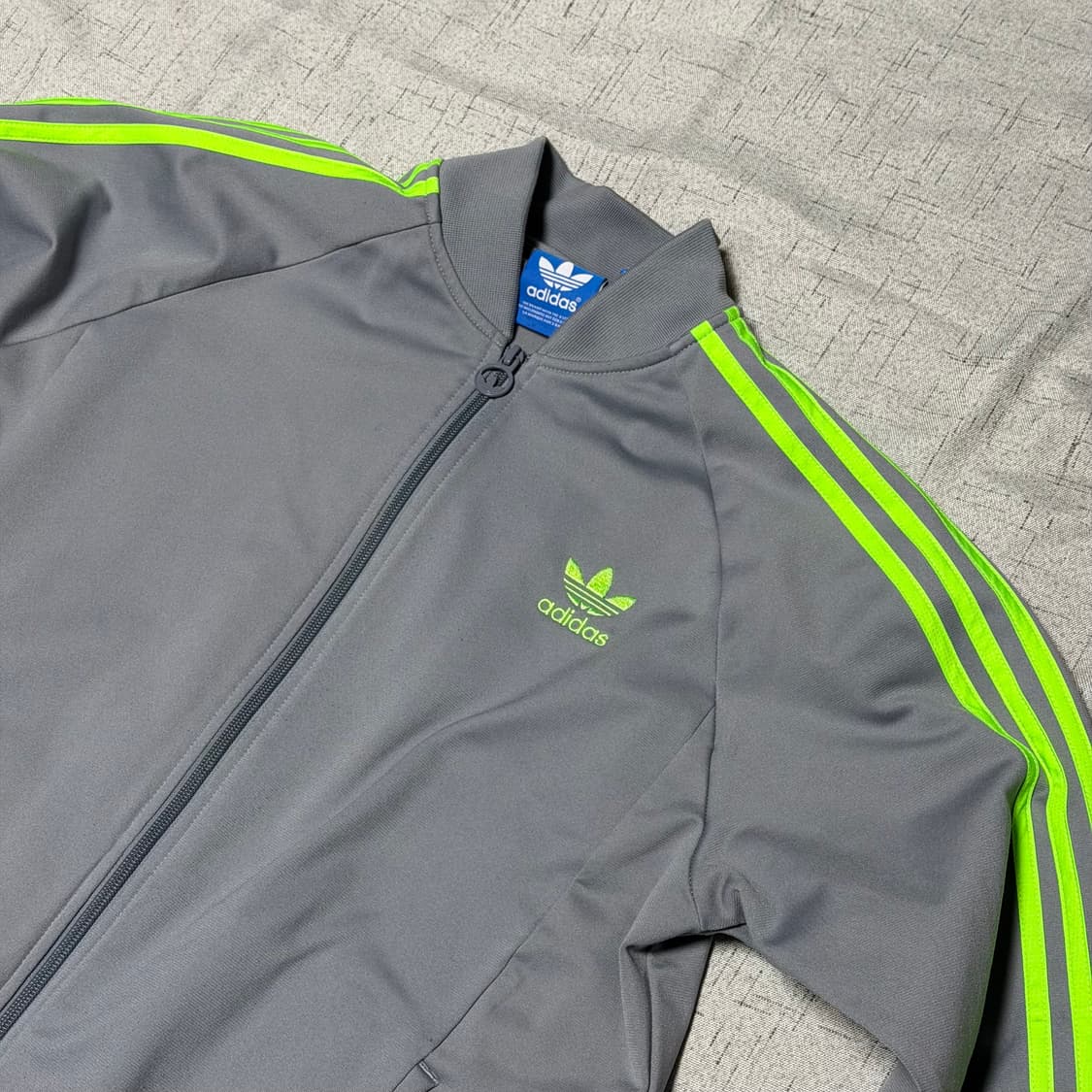 아디다스 xl 슈퍼스타 트랙탑 그레이 형광 져지 상품이미지2
