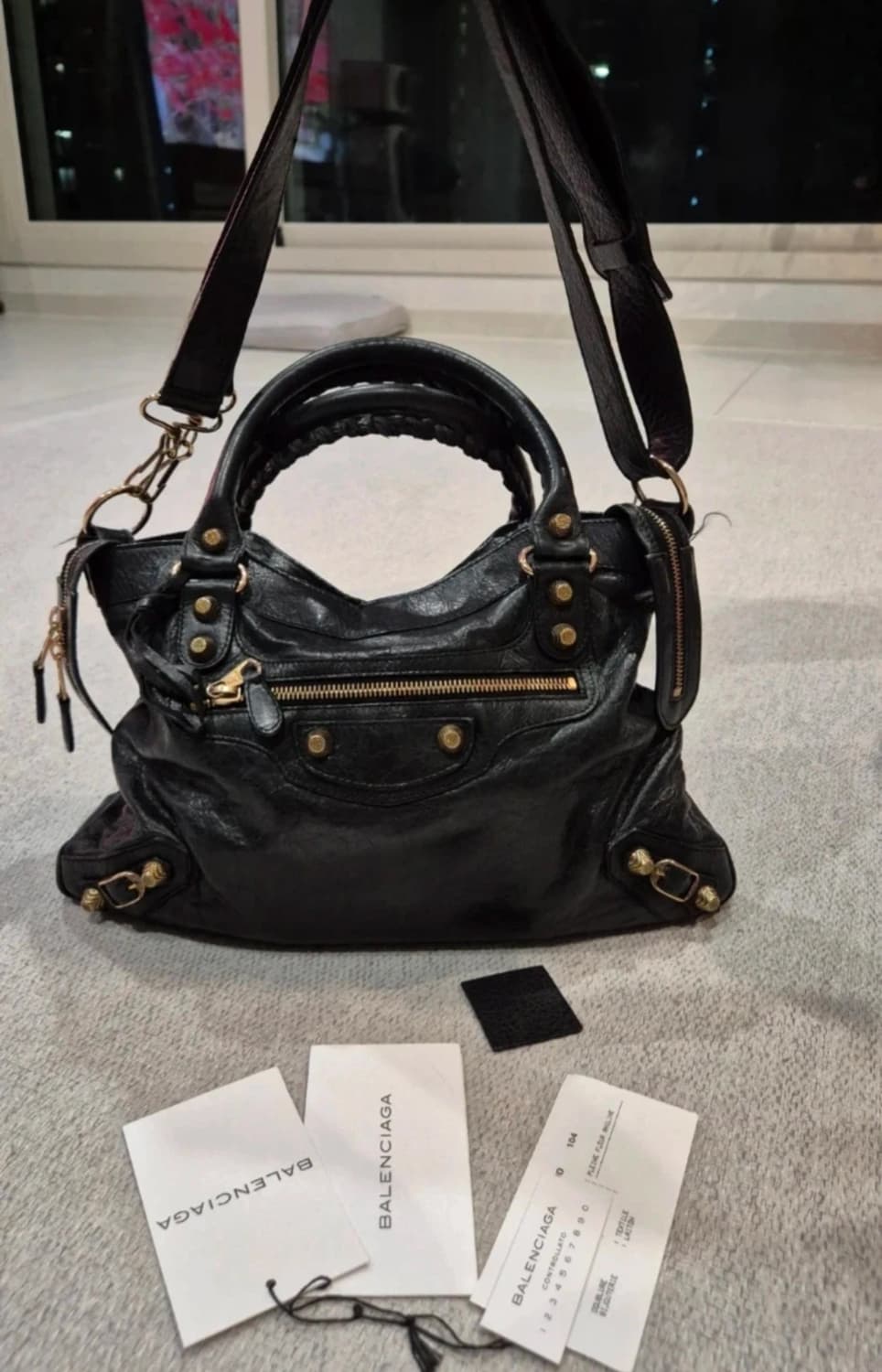 발렌시아가 모터백 시티백 블랙 상품이미지3