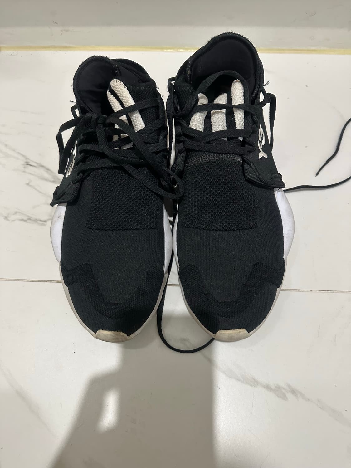 Y-3 샤크 스니커즈 상품이미지1