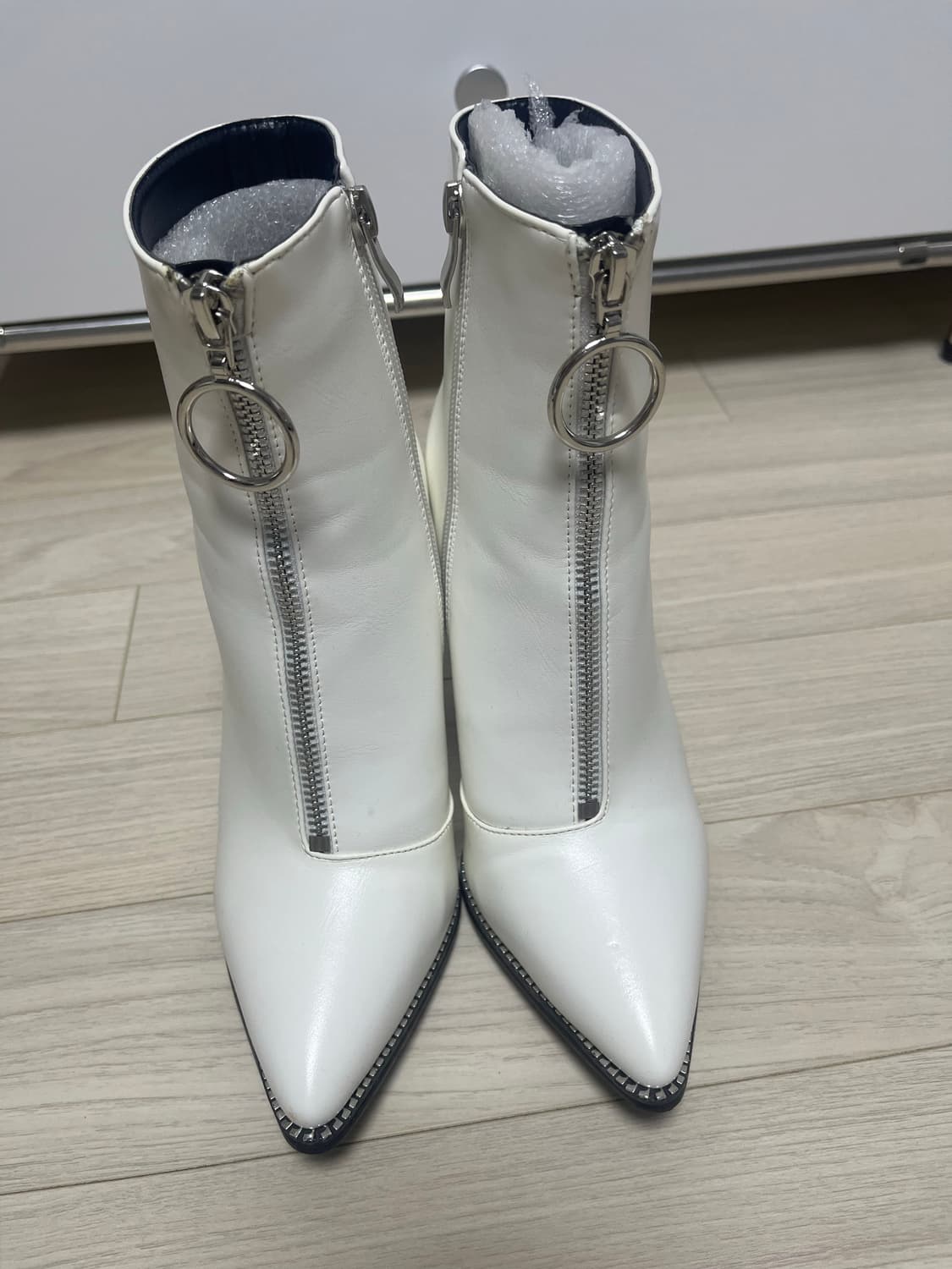 [솔트앤초콜릿]화이트 앵클 부츠 스틸레토 앞지퍼 240mm 37사 상품이미지2