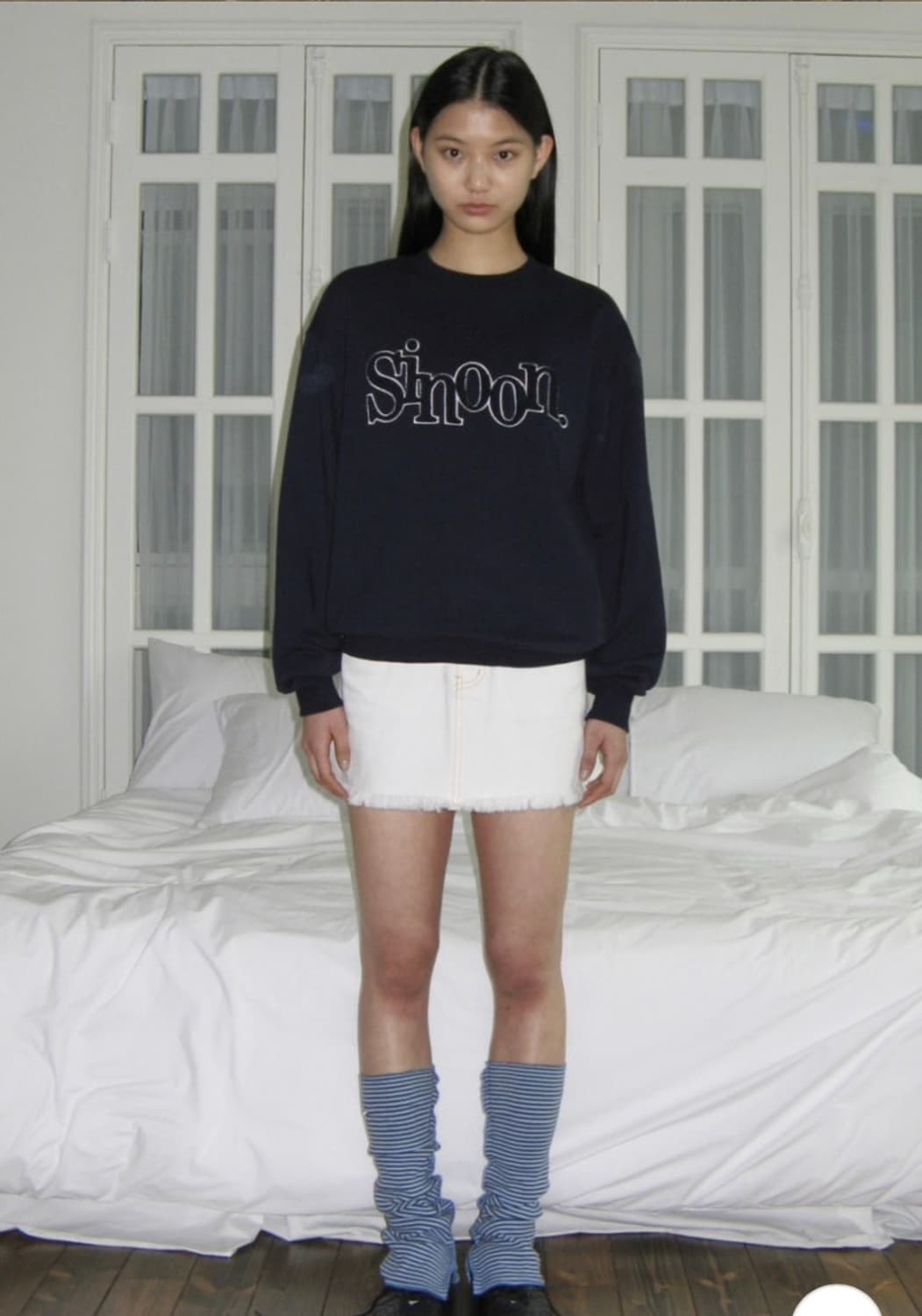 시눈 부클 로고 맨투맨 네이비 상품이미지1