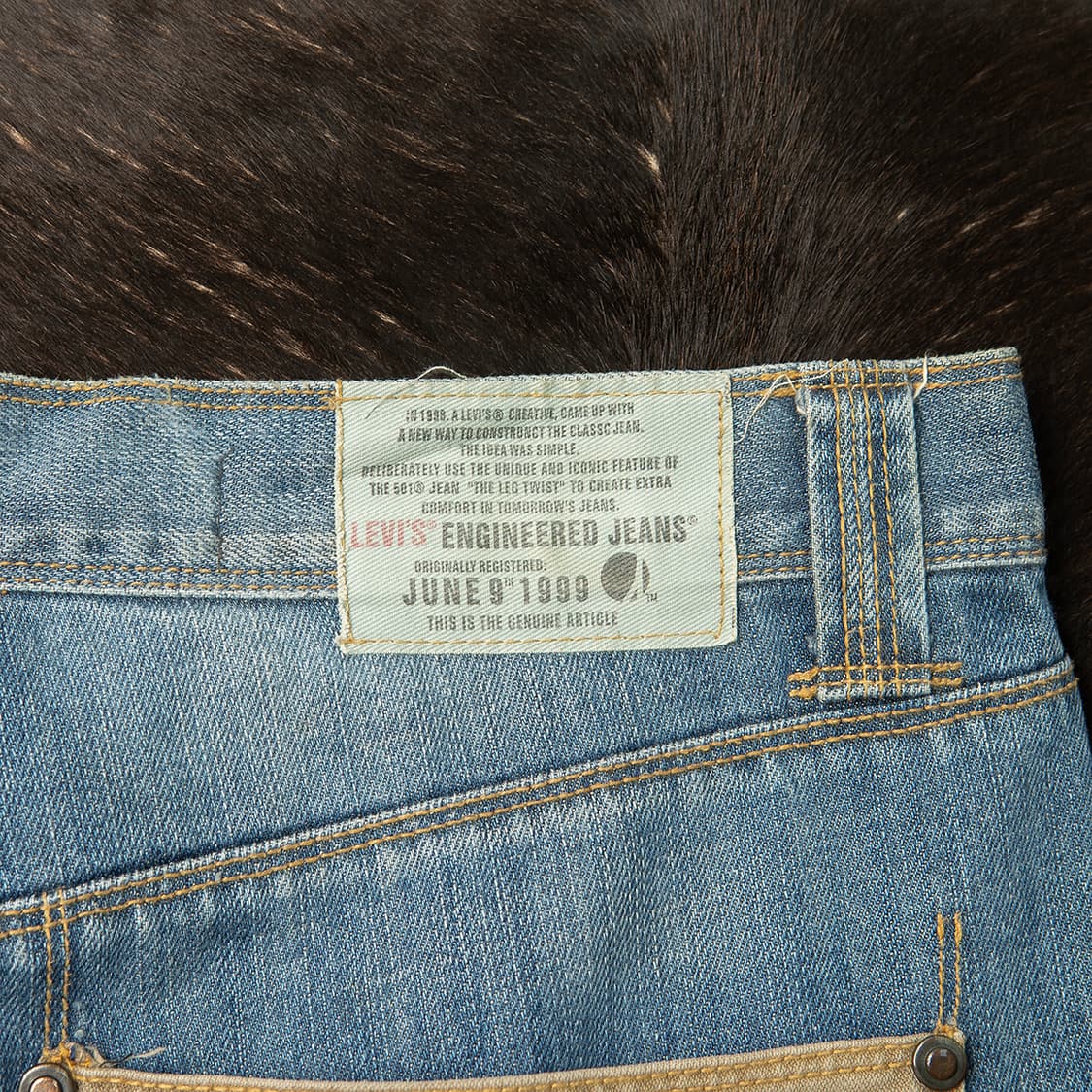 [35] 00s 리바이스 엔지니어드진 데님팬츠 스컬패턴 포켓 상품이미지3