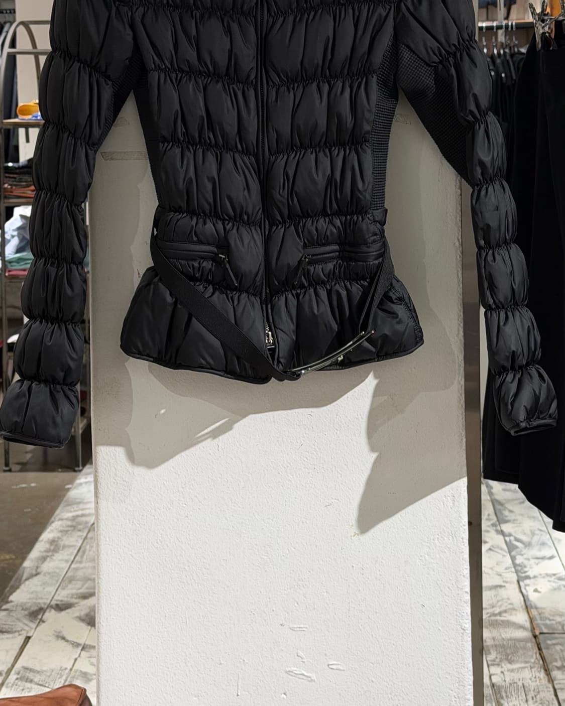 버버리 블랙 셔링 브릿 벨티드 패딩 자켓 상품이미지5