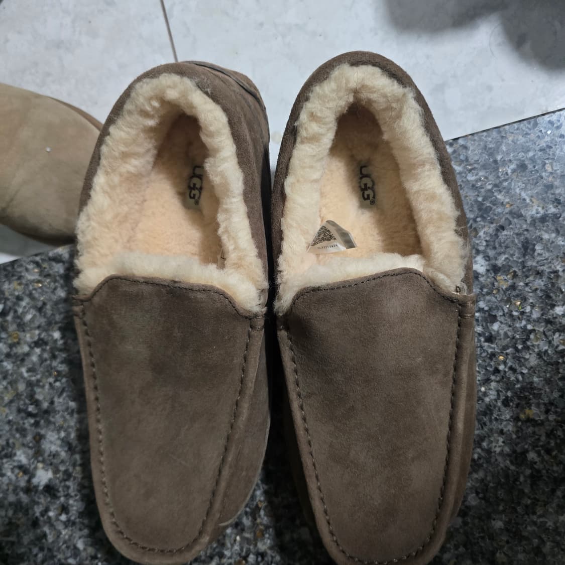 어그 모카신 270 상품이미지2