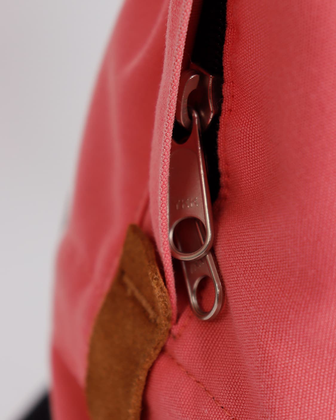 [THE NORTH FACE] 핑크 스웨이드 데이팩 상품이미지6